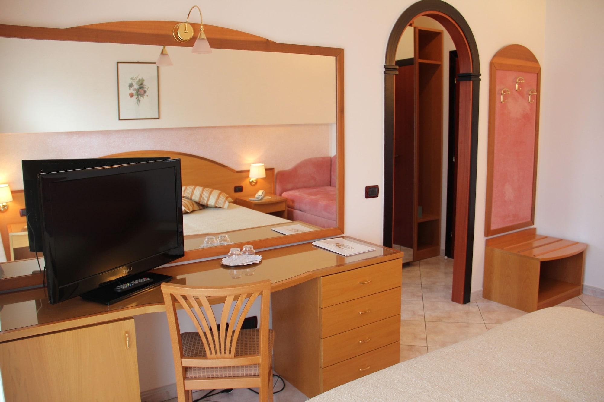Hotel Nettuno Cervia Exteriör bild