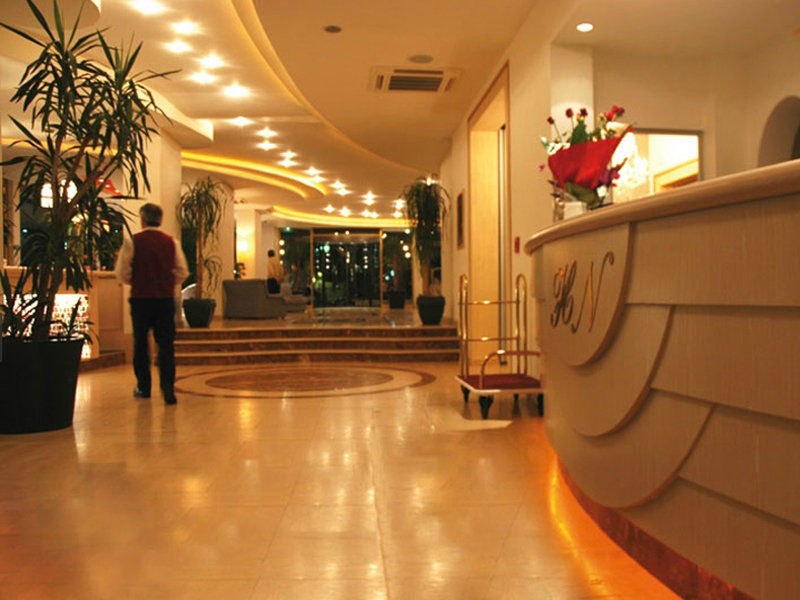 Hotel Nettuno Cervia Exteriör bild