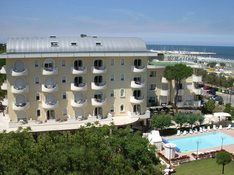 Hotel Nettuno Cervia Exteriör bild