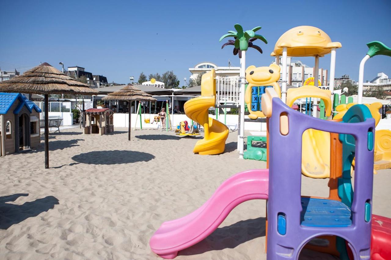 Hotel Nettuno Cervia Exteriör bild