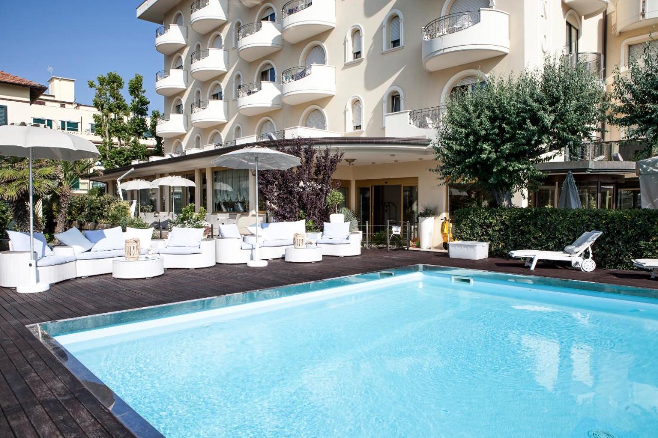 Hotel Nettuno Cervia Exteriör bild