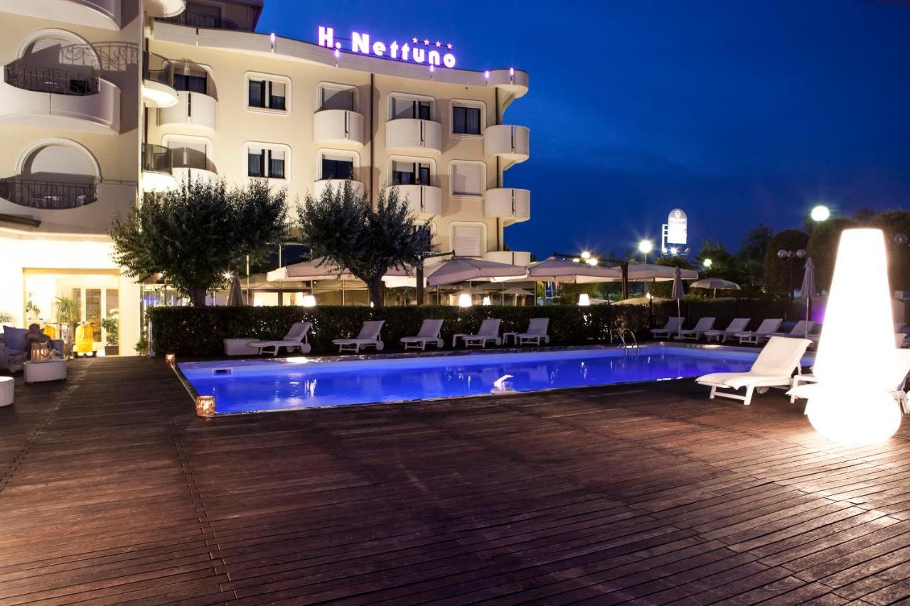 Hotel Nettuno Cervia Exteriör bild